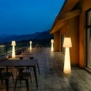 Festival Decoración de polietileno Lámpara LED de pie al aire libre para jardín de césped y decoración de eventos al aire libre Lámpara LED lámpara LED lámpara