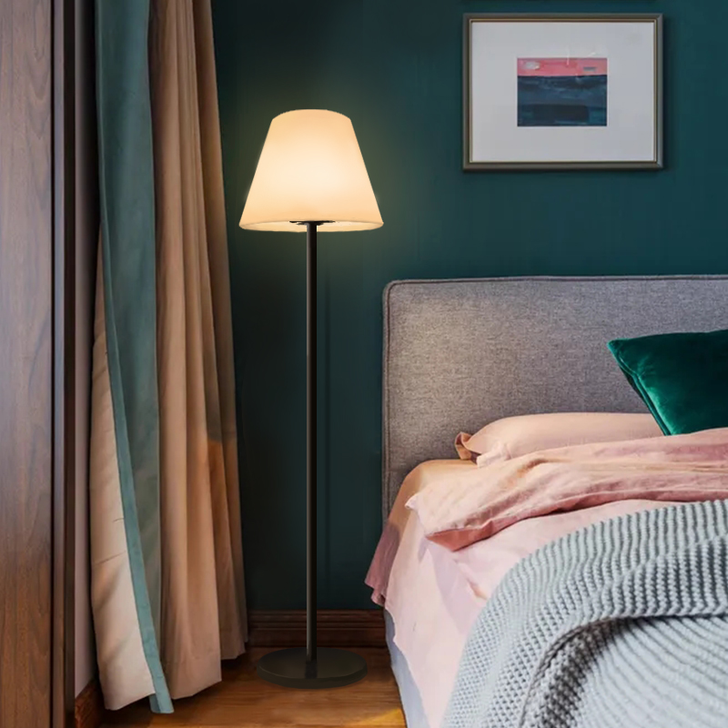 Lámpara de piso LED RGB Control RGB al aire libre, lámparas de decoración del hogar modernas europeas para sala de estar, dormitorio, hotel, jardín, oficina (11*60.2 in)